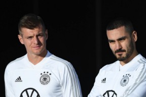 开元体育官方网站-赛前勒沃库森备战荷甲；临场应变细节曝光；质疑声仍在；高层口径保持一致(勒沃库森身价多少个亿)